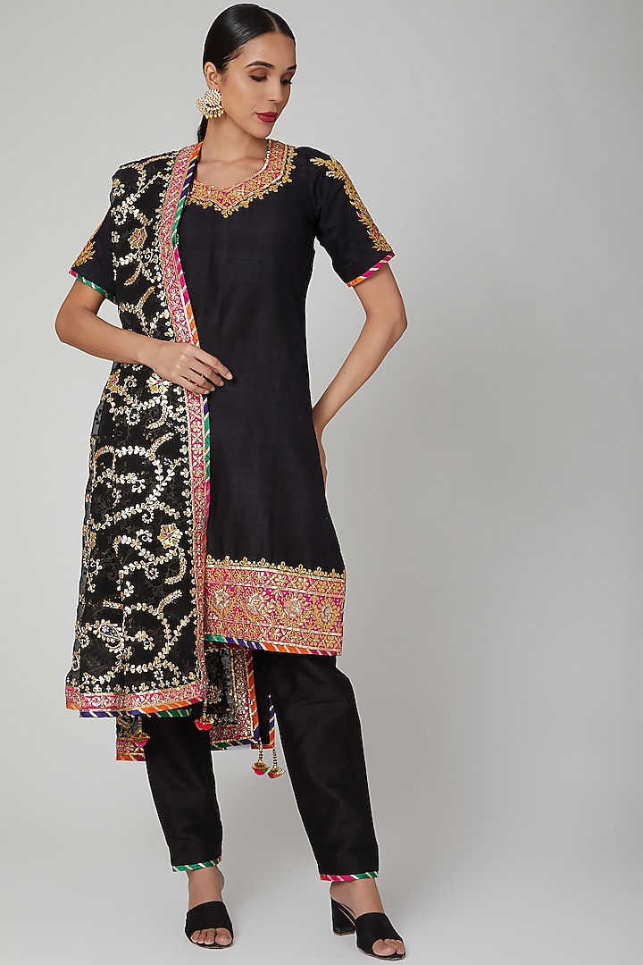 Black Embroidered Kurta Set by RANA'S by Kshitija