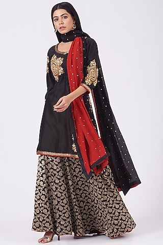 Black Kurta Set With Zardosi Work by Rana'S by Kshitija