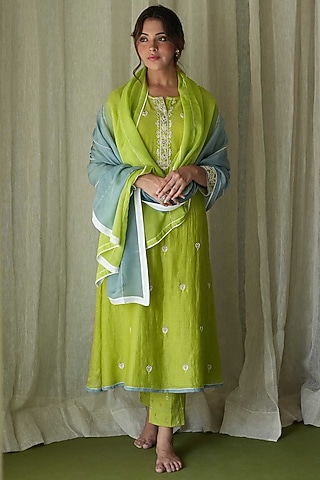 Green Chanderi Silk Hand Embroidered Kurta Set by Kanika sharma