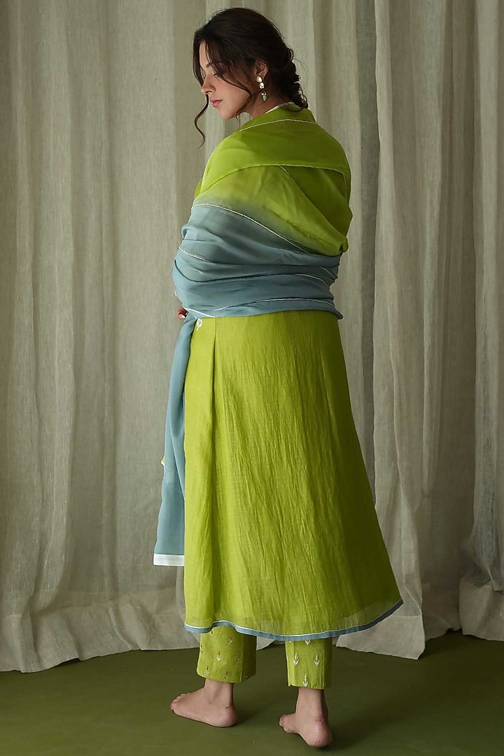 Green Chanderi Silk Hand Embroidered Kurta Set by Kanika sharma at Pernia's Pop Up Shop