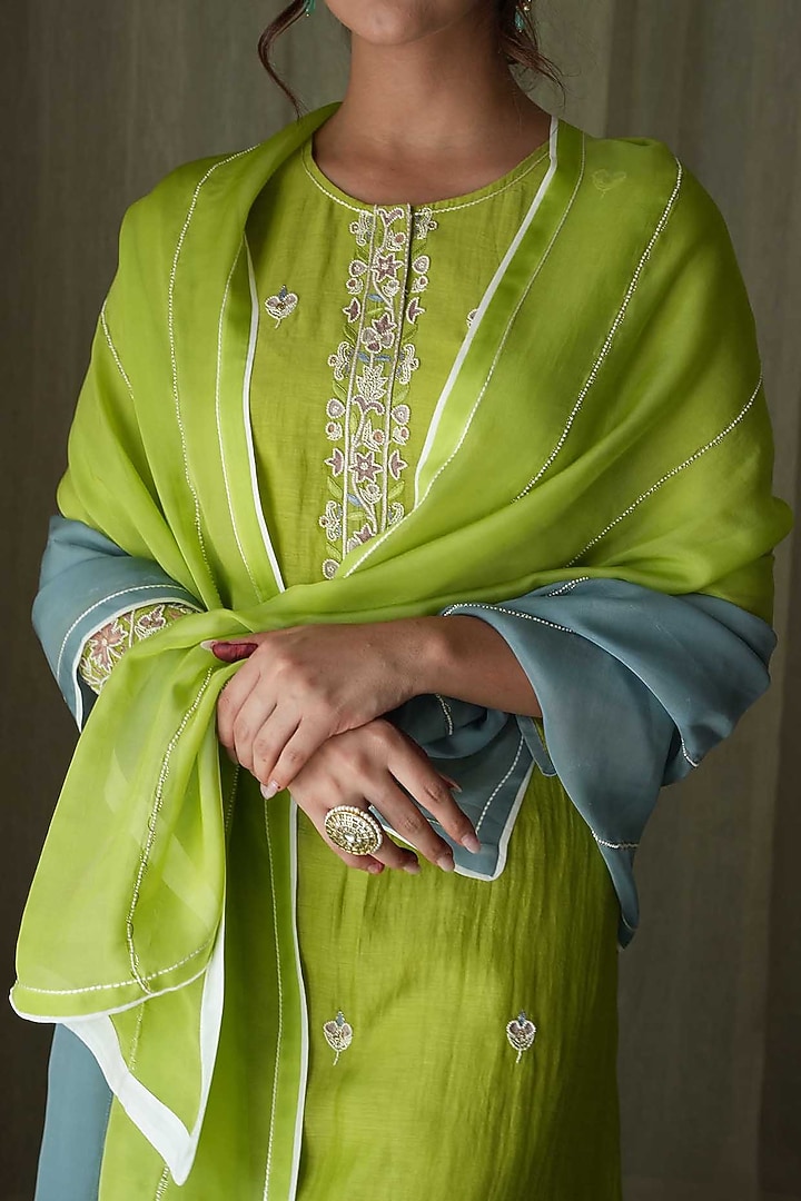 Green Chanderi Silk Hand Embroidered Kurta Set by Kanika sharma at Pernia's Pop Up Shop
