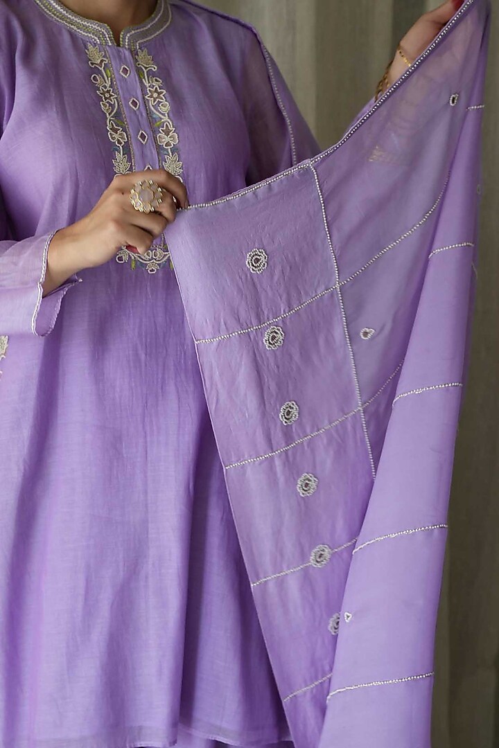 Purple Chanderi Silk Hand Embroidered Kurta Set by Kanika sharma at Pernia's Pop Up Shop