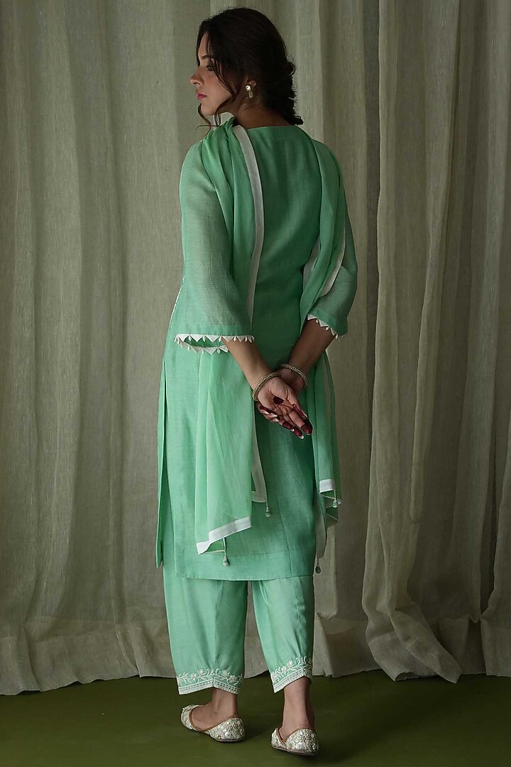 Pista Chanderi Silk Hand Embroidered Kurta Set by Kanika sharma at Pernia's Pop Up Shop
