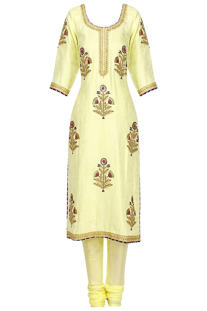 Cream embroidered kurta set available only at Pernia's Pop Up Shop.