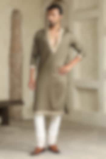 Mehendi Green Silk Embellished Kurta Set by Kudrat Couture at Pernia's Pop Up Shop
