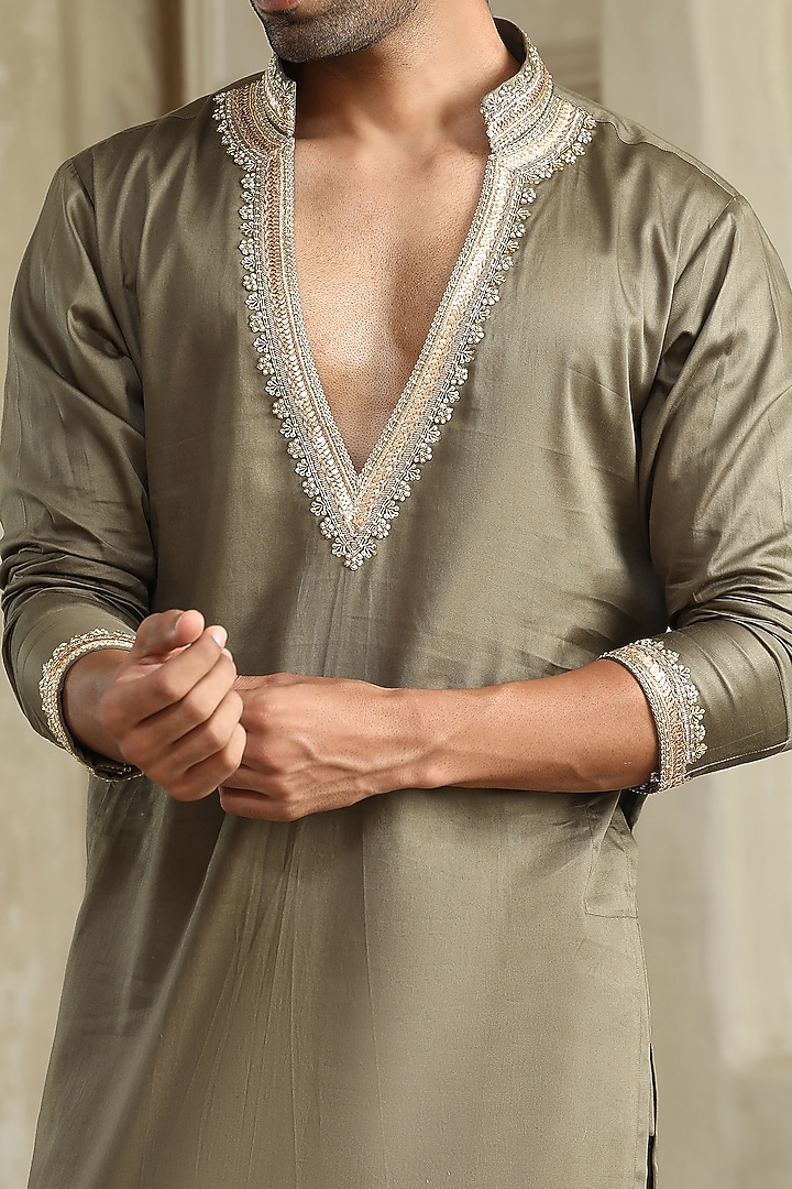 Mehendi Green Silk Embellished Kurta Set by Kudrat Couture at Pernia's Pop Up Shop