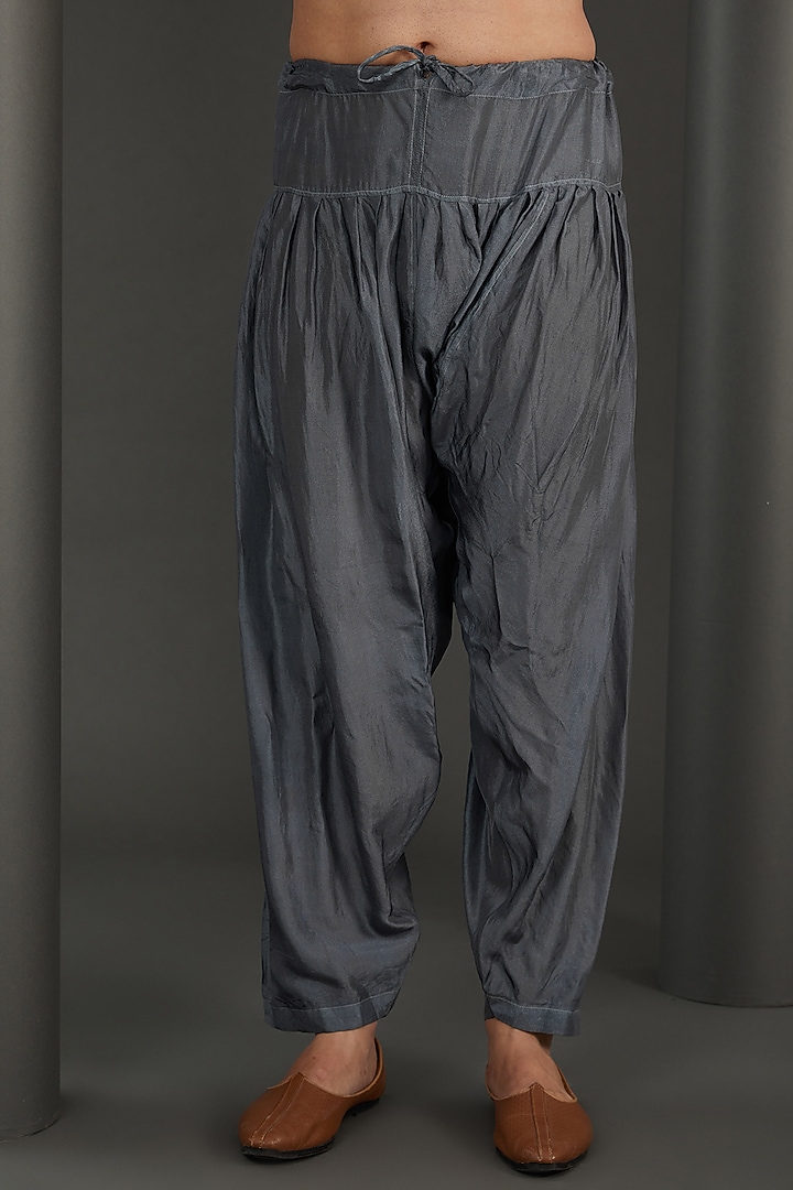 Grey Georgette Lucknowi Kurta Set by Kudrat Couture at Pernia's Pop Up Shop