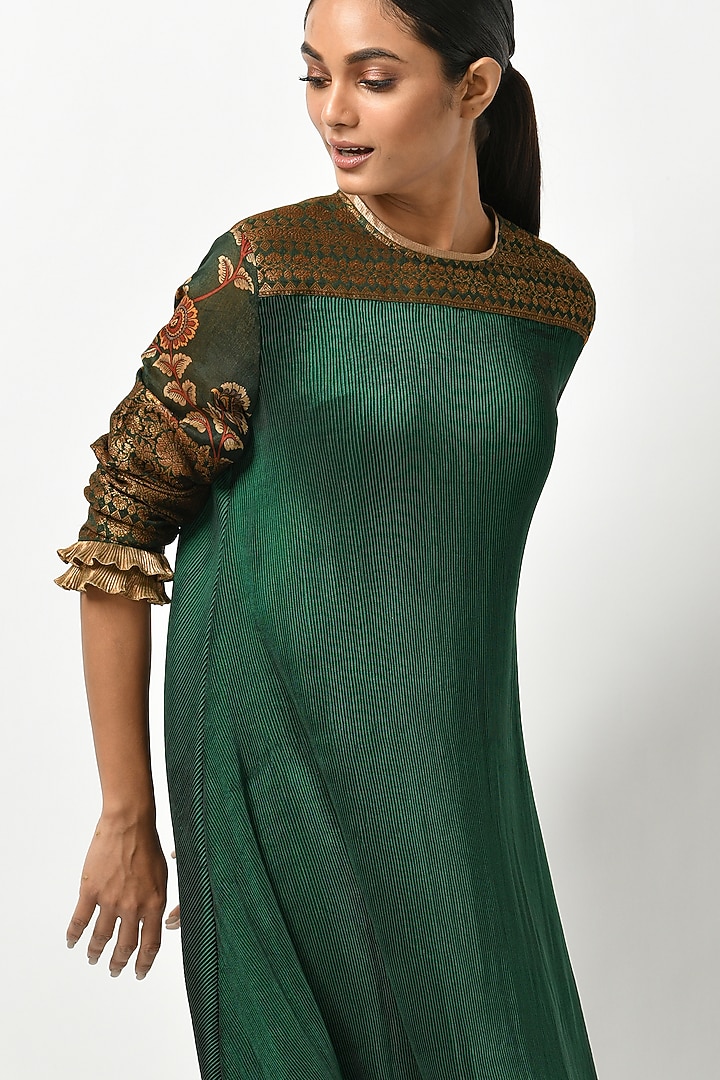 Emerald Green Kalamkari Kaftan by Kiran Uttam Ghosh at Pernia's Pop Up Shop