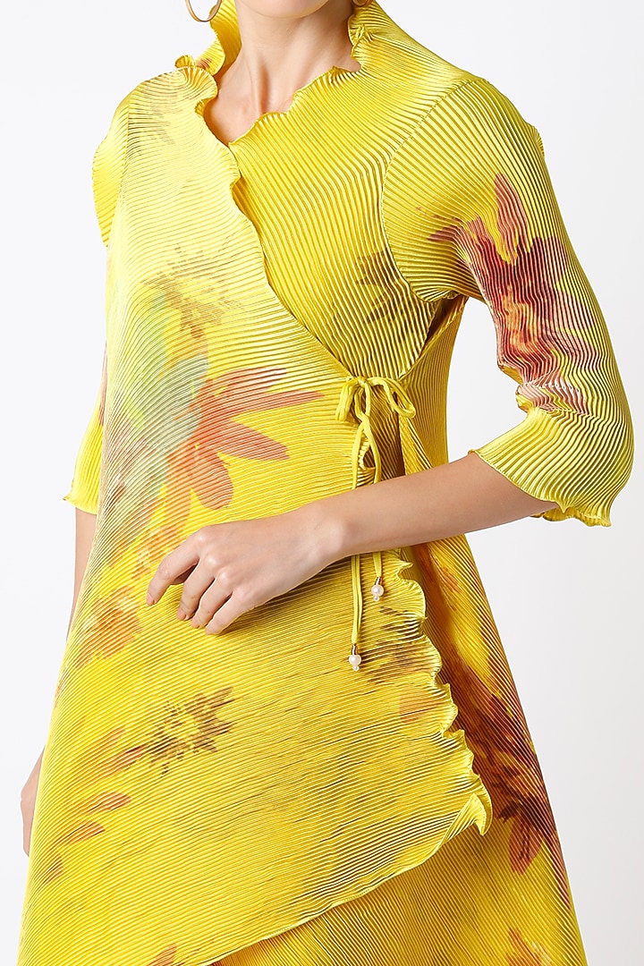 Yellow Digital Printed Wrapped Kurta by Kiran Uttam Ghosh at Pernia's Pop Up Shop