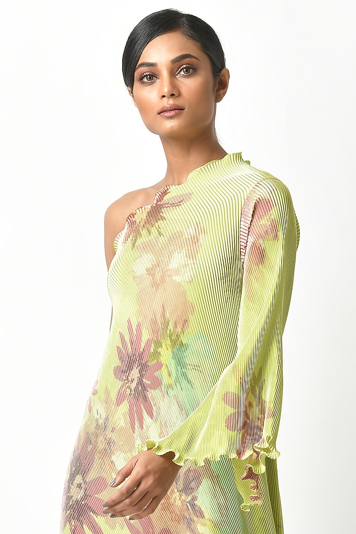 Lime Printed One-Shoulder Kurta by Kiran Uttam Ghosh at Pernia's Pop Up Shop