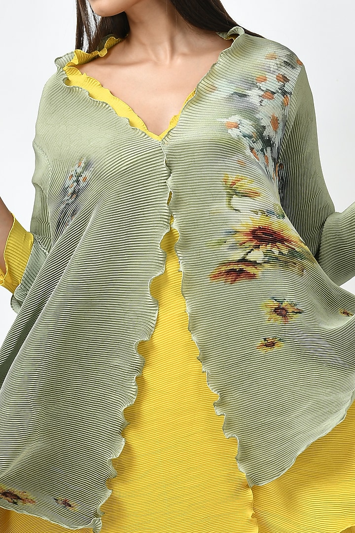Apple Green Printed Wrap by Kiran Uttam Ghosh at Pernia's Pop Up Shop