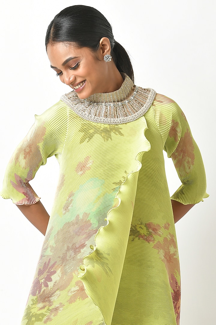 Lime Printed & Embroidered Wrap by Kiran Uttam Ghosh at Pernia's Pop Up Shop