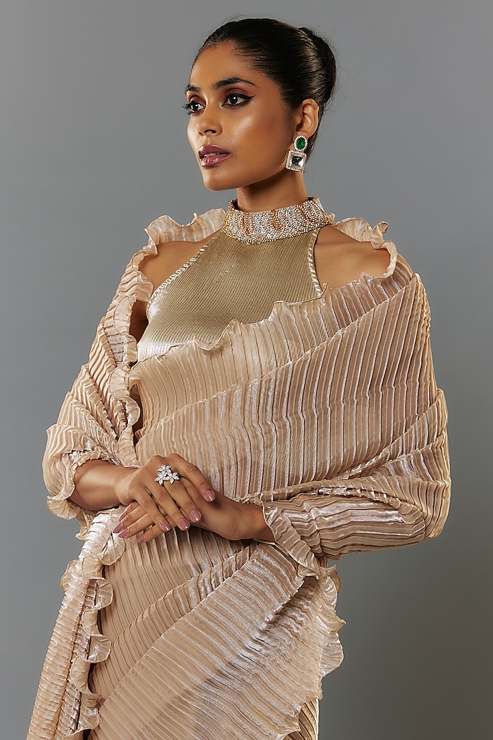Beige Crepe & Pleated Polyester Wedding Saree Set by Kiran Uttam Ghosh at Pernia's Pop Up Shop