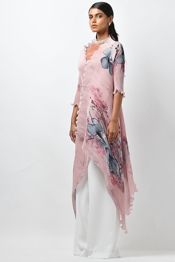 Baby Pink Printed Pleated Wrap by Kiran Uttam Ghosh at Pernia's Pop Up Shop