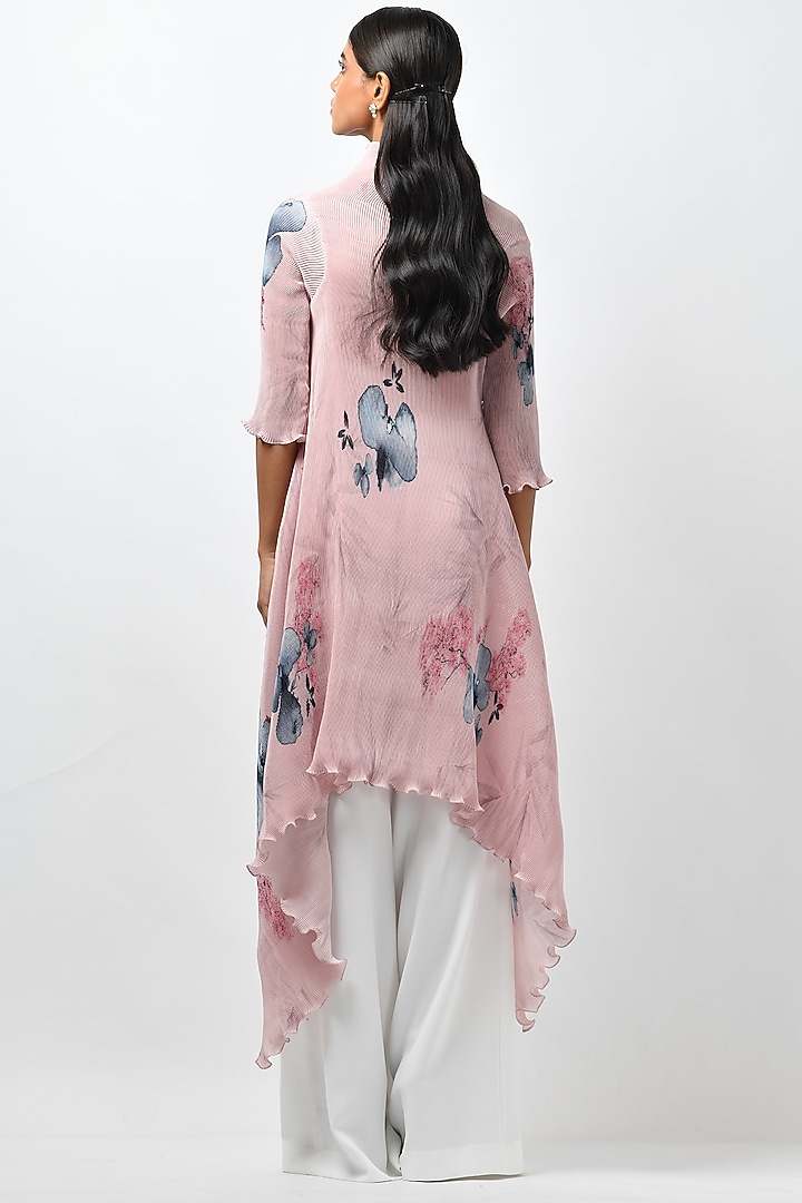 Baby Pink Printed Pleated Wrap by Kiran Uttam Ghosh at Pernia's Pop Up Shop