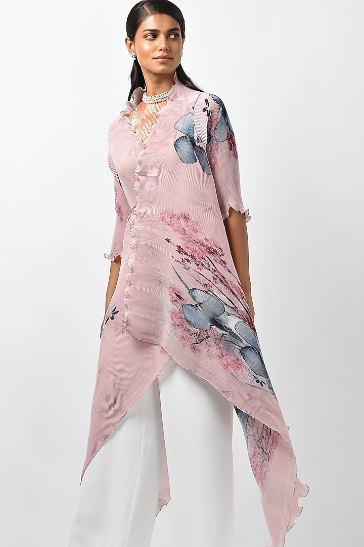 Baby Pink Printed Pleated Wrap by Kiran Uttam Ghosh at Pernia's Pop Up Shop