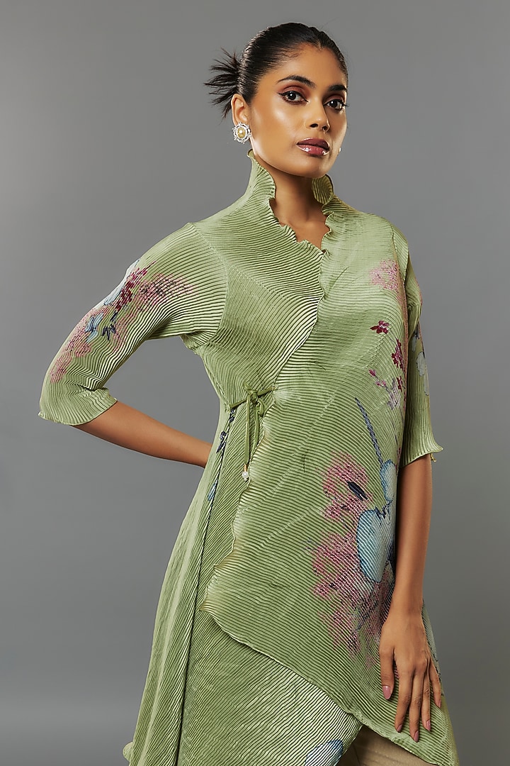 Green Pleated Polyester Kurta by Kiran Uttam Ghosh at Pernia's Pop Up Shop