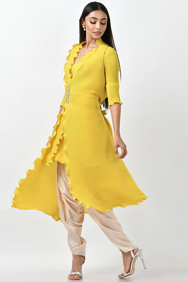 Yellow Hand Embroidered Kurta by Kiran Uttam Ghosh at Pernia's Pop Up Shop