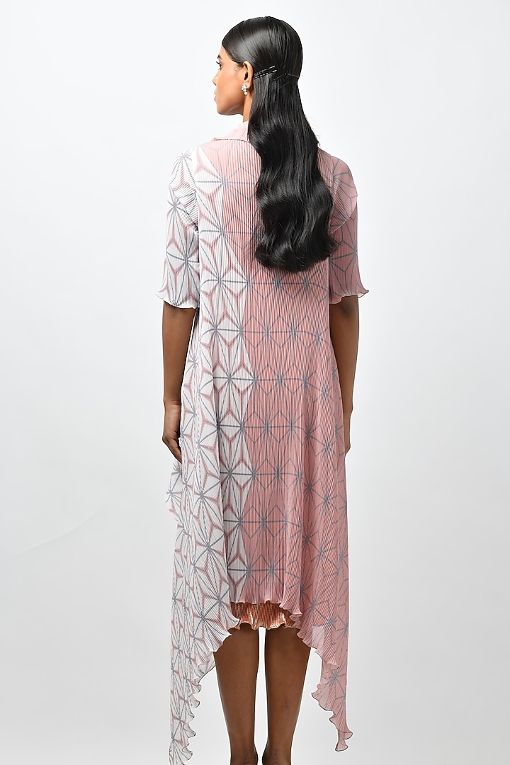 Salmon & White Printed Cape by Kiran Uttam Ghosh at Pernia's Pop Up Shop