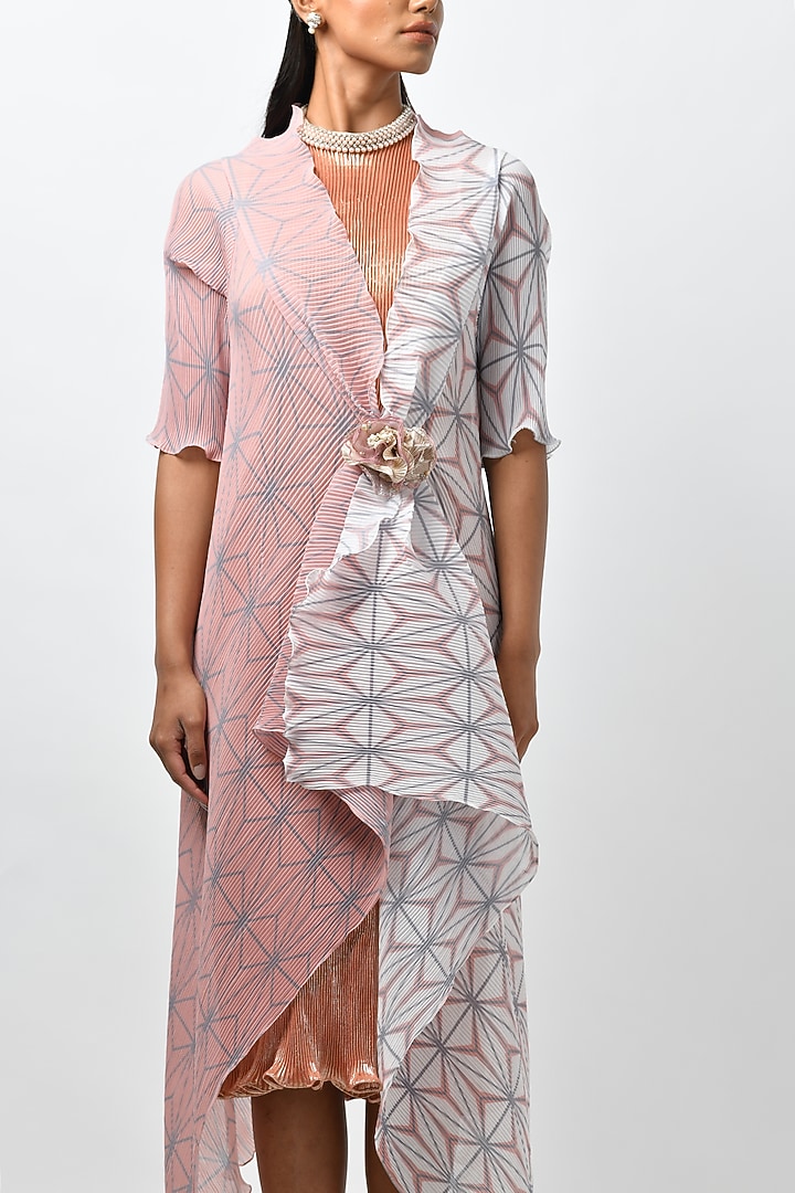 Salmon & White Printed Cape by Kiran Uttam Ghosh at Pernia's Pop Up Shop