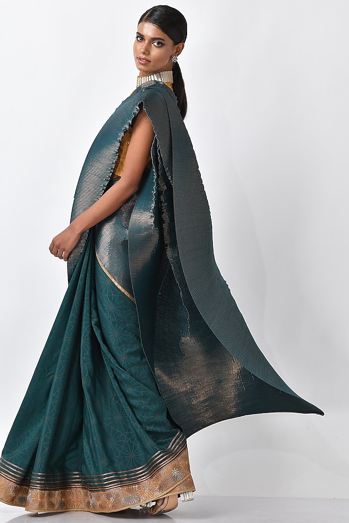 Emerald Green Pleated Polyester Metallic Wedding Saree Set by Kiran Uttam Ghosh at Pernia's Pop Up Shop