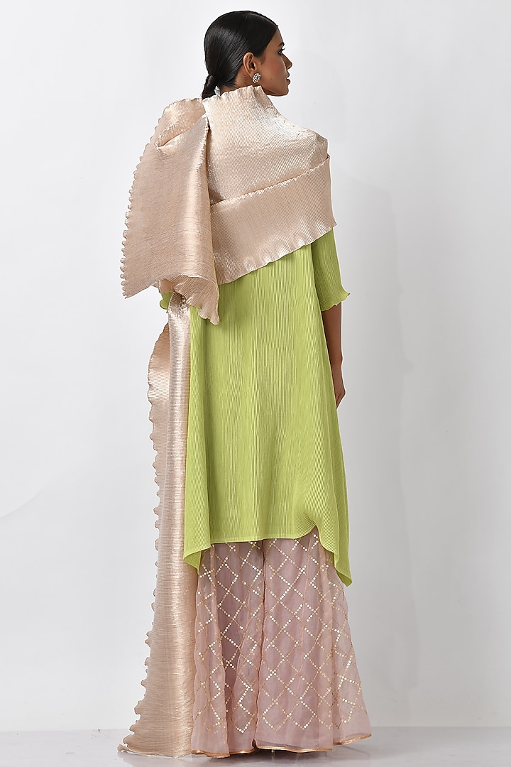 Cream Pleated Polyester Dupatta by Kiran Uttam Ghosh at Pernia's Pop Up Shop