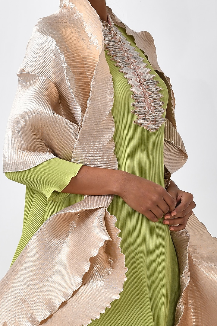Cream Pleated Polyester Dupatta by Kiran Uttam Ghosh at Pernia's Pop Up Shop