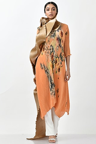 Gold Pleated Polyester Dupatta by Kiran Uttam Ghosh