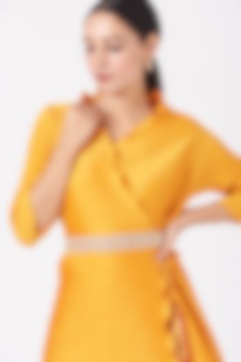 Gold Kundan Embroidered Belt by Kiran Uttam Ghosh at Pernia's Pop Up Shop