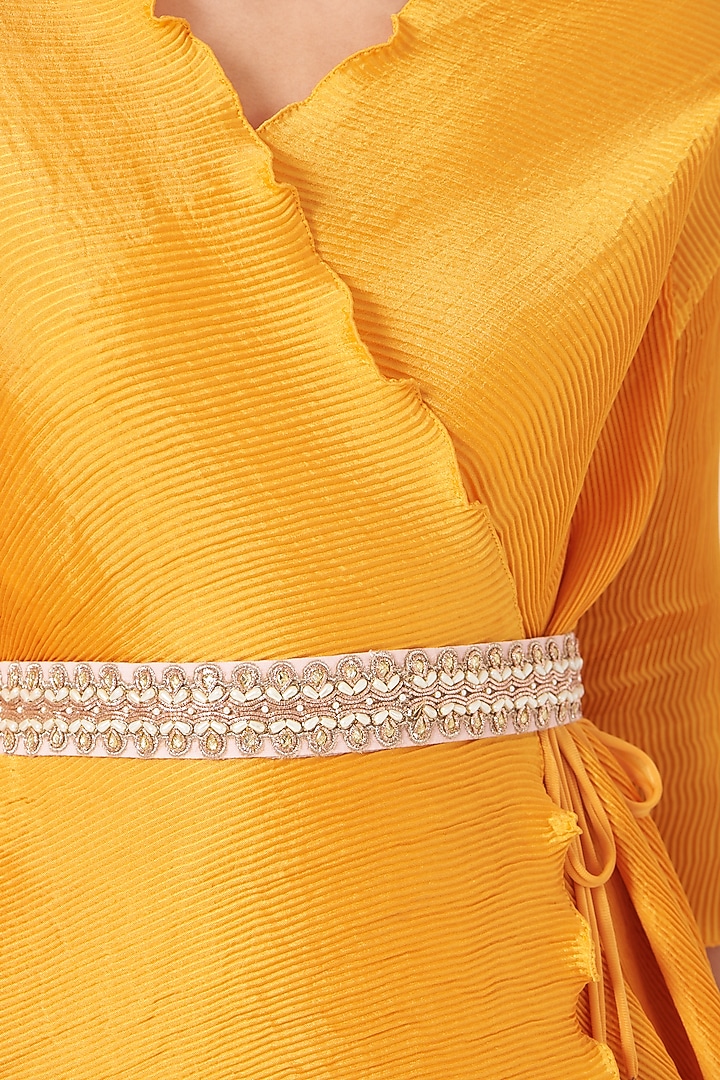 Gold Kundan Embroidered Belt by Kiran Uttam Ghosh at Pernia's Pop Up Shop