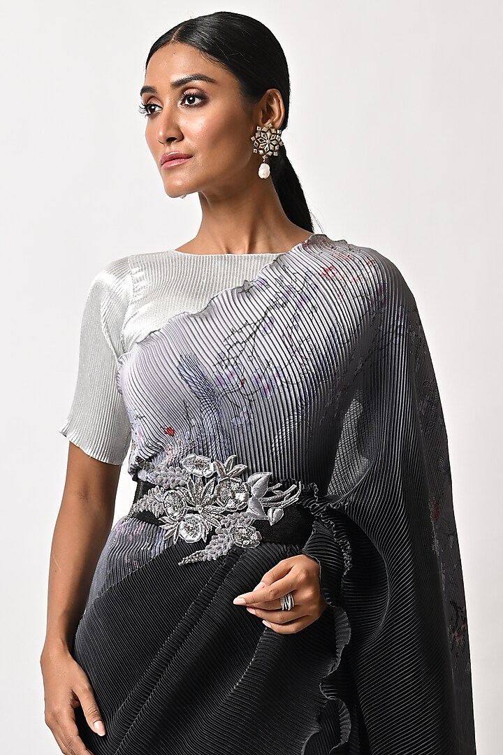 Silver Hand Embroidered Belt by Kiran Uttam Ghosh