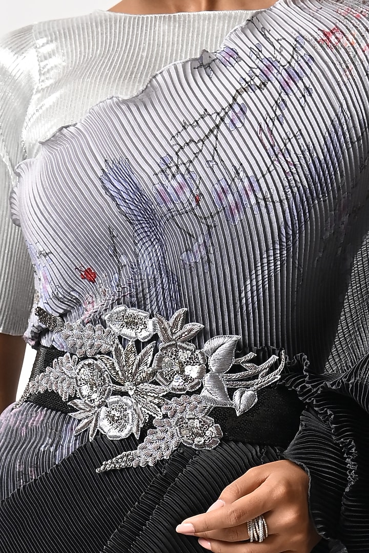Silver Hand Embroidered Belt by Kiran Uttam Ghosh at Pernia's Pop Up Shop