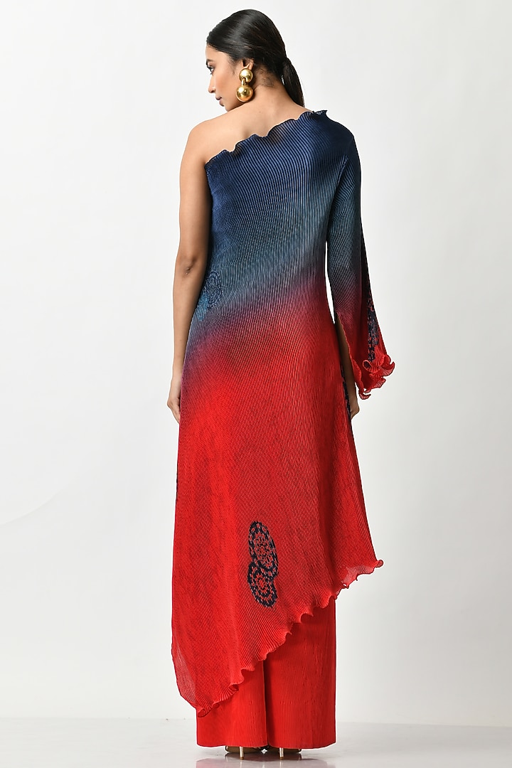 Navy & Red Batik Printed One-Shoulder Tunic by Kiran Uttam Ghosh at Pernia's Pop Up Shop