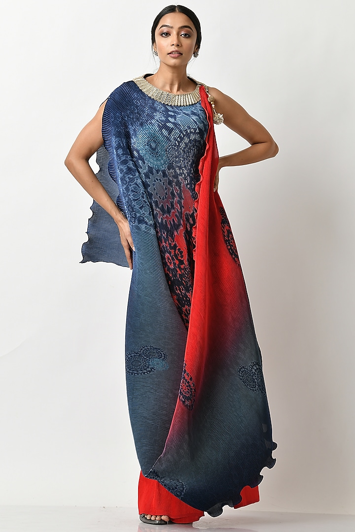 Navy & Red Batik Printed Drape With Inner by Kiran Uttam Ghosh