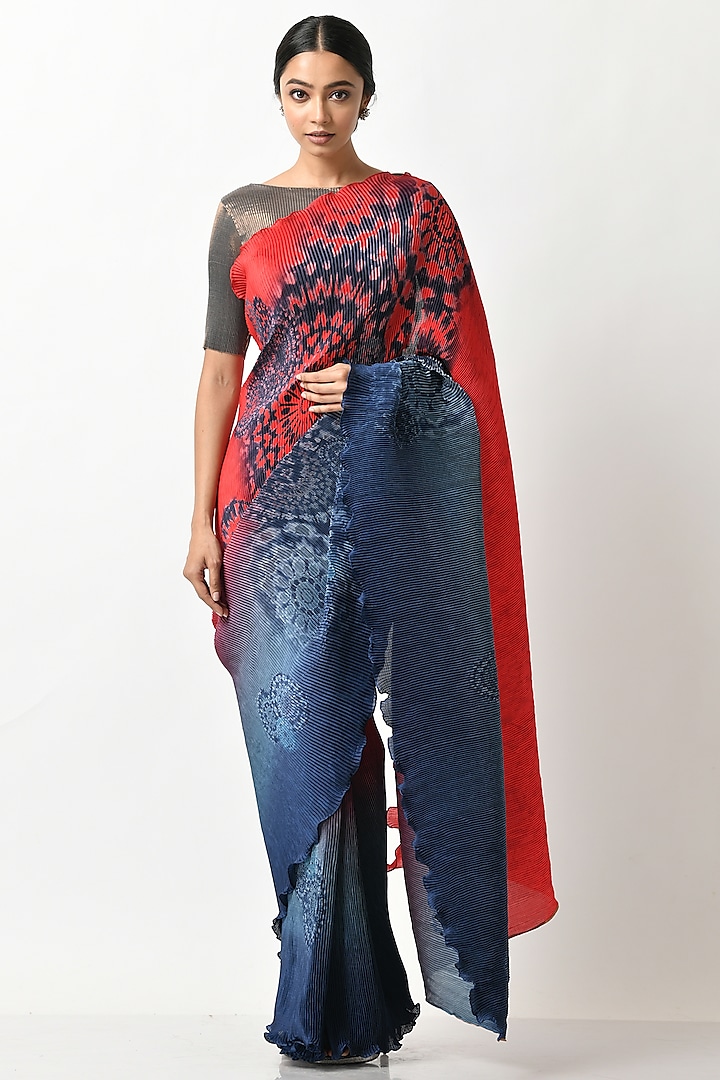 Red & Navy Pleated Polyester Mix Batik Printed Pleated Saree Set by Kiran Uttam Ghosh