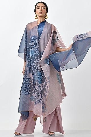 Pink Batik Printed Drape by Kiran Uttam Ghosh