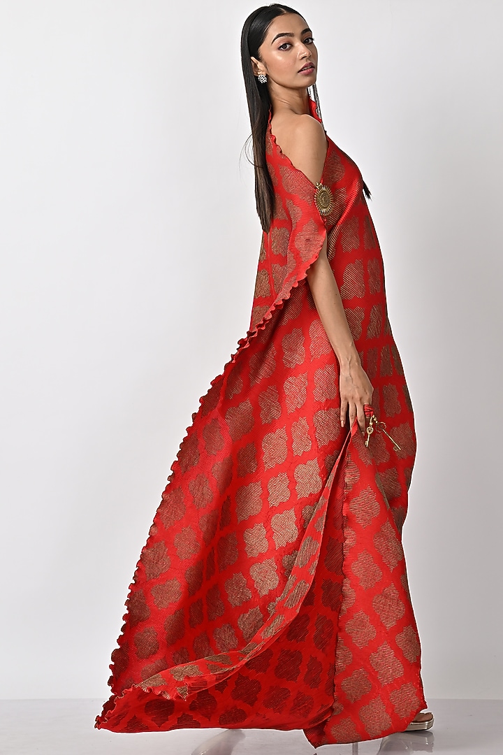 Red Embroidered Pleated Drape by Kiran Uttam Ghosh at Pernia's Pop Up Shop