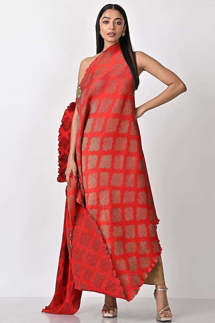 Red Embroidered Pleated Drape by Kiran Uttam Ghosh at Pernia's Pop Up Shop