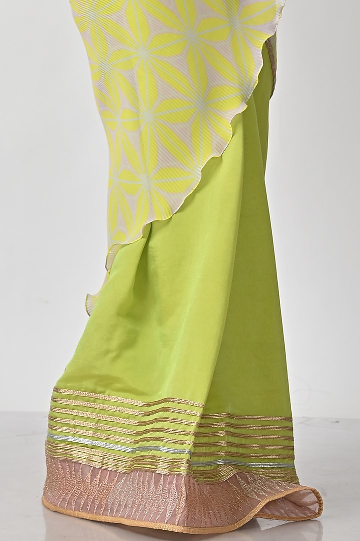 Lime Organza Geometric Printed Pleated Wedding Saree Set by Kiran Uttam Ghosh at Pernia's Pop Up Shop