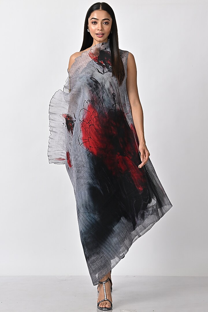 Grey Organza Pleated Drape by Kiran Uttam Ghosh at Pernia's Pop Up Shop
