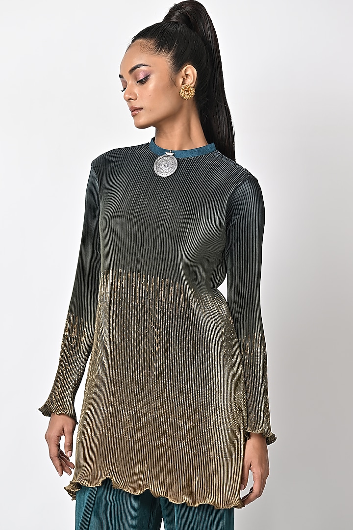Navy & Olive Printed Kurta by Kiran Uttam Ghosh at Pernia's Pop Up Shop