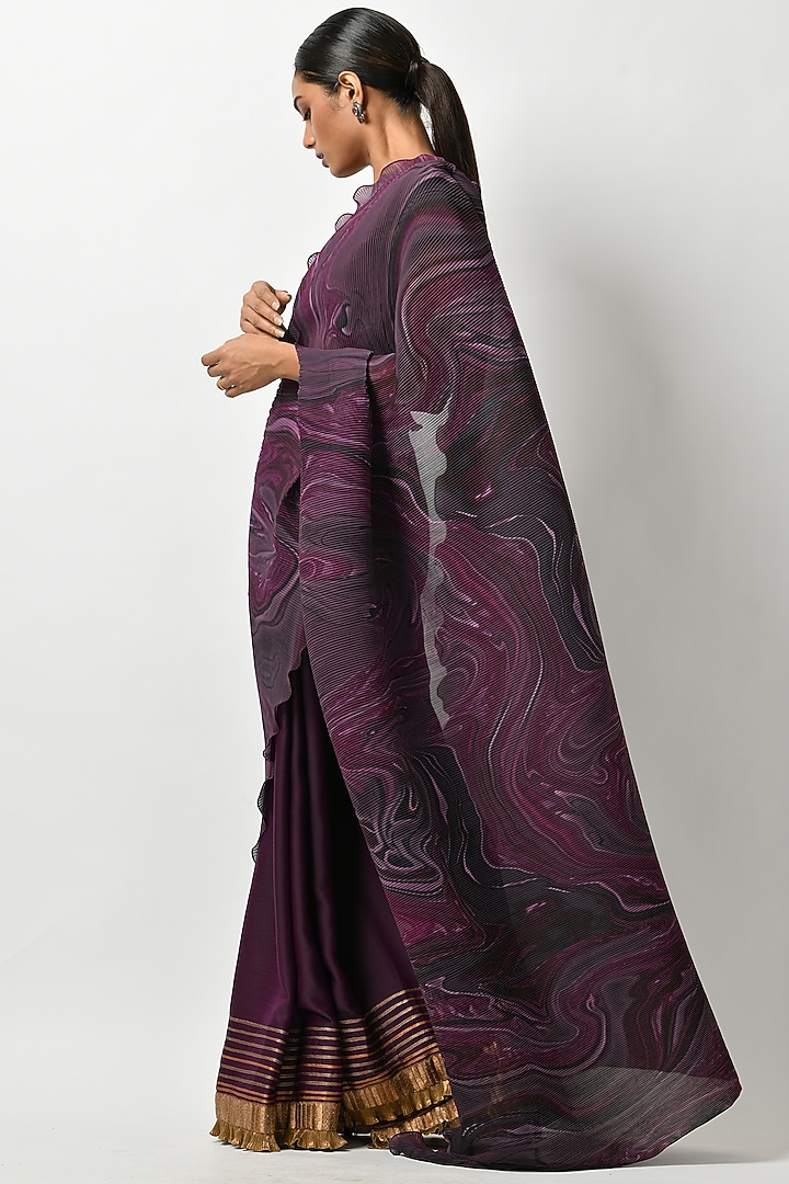 Blackberry Pleated Polyester Printed & Pleated Wedding Saree Set by Kiran Uttam Ghosh at Pernia's Pop Up Shop