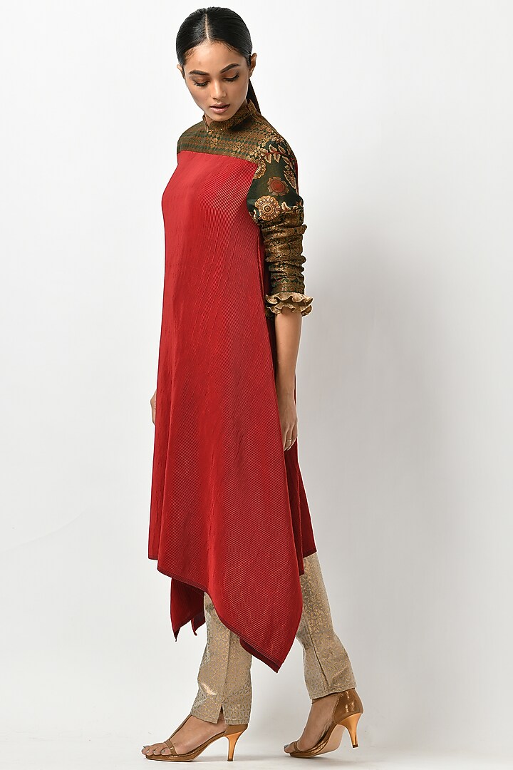 Brick Red Kaftan With Kalamkari Sleeves by Kiran Uttam Ghosh at Pernia's Pop Up Shop