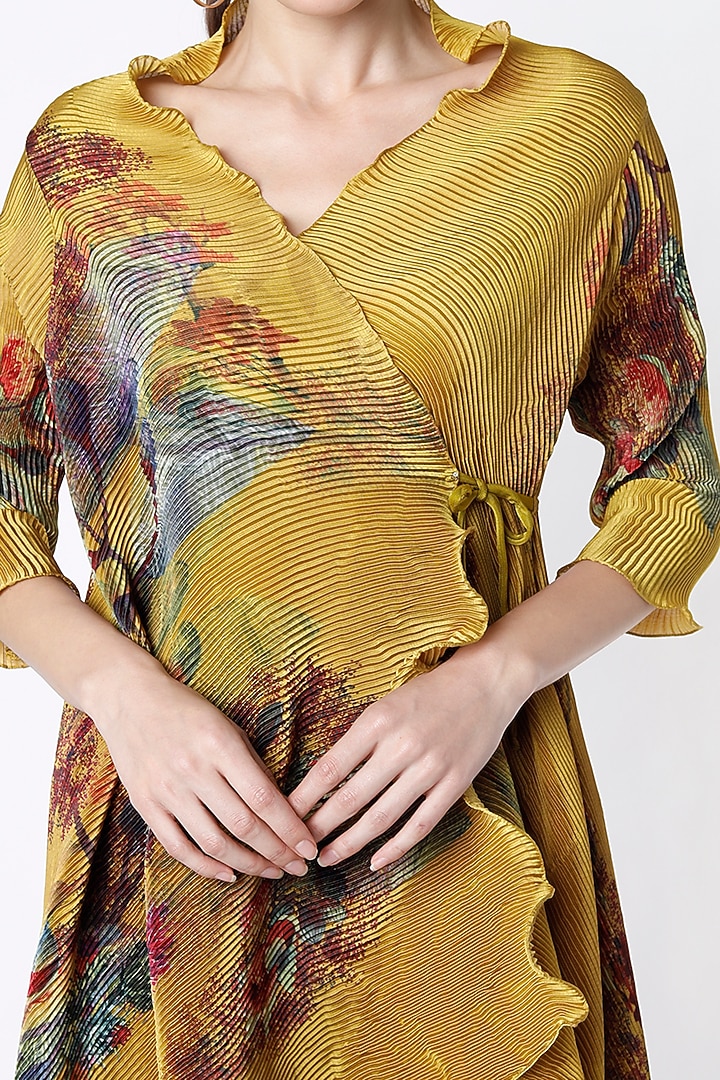 Mustard Printed Wrap by Kiran Uttam Ghosh at Pernia's Pop Up Shop