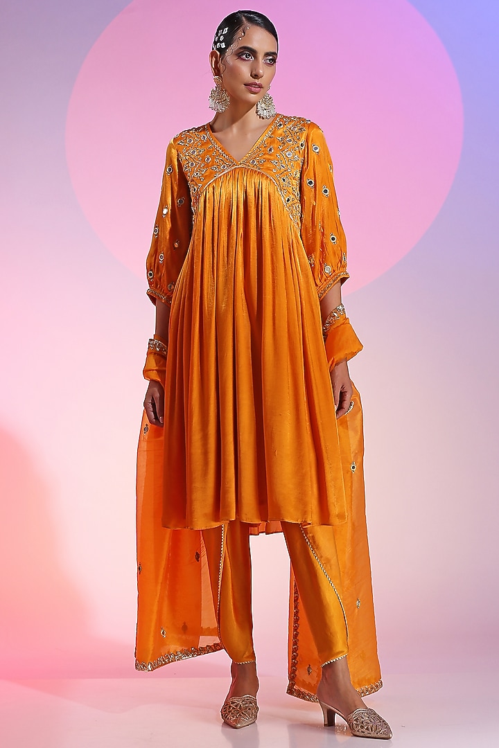 Mango Yellow Gajji Cupro Embroidered Kurta Set by Kudi Pataka Designs  at Pernia's Pop Up Shop