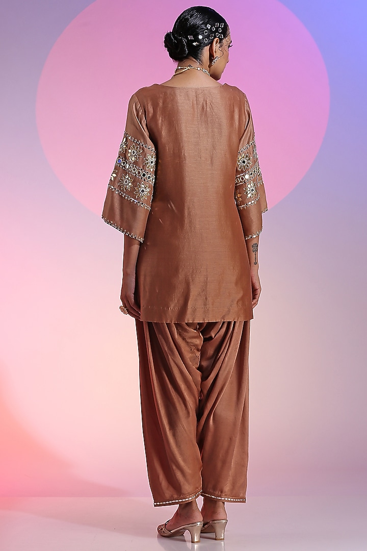 Mink Beige Pure Chanderi Embroidered Kurta Set by Kudi Pataka Designs  at Pernia's Pop Up Shop