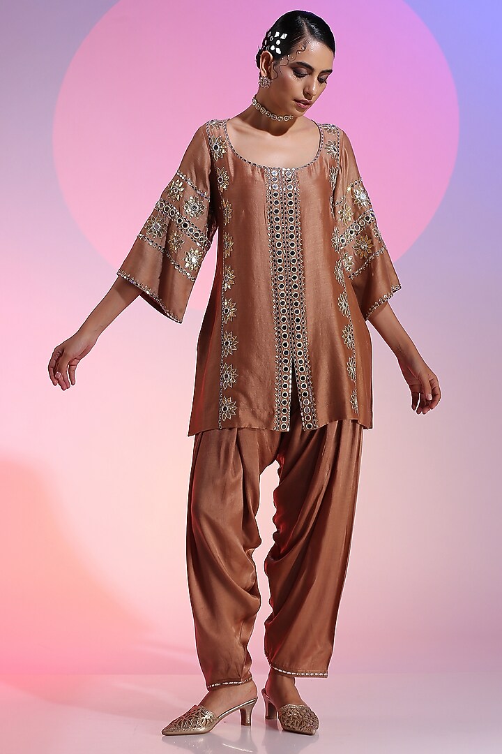 Mink Beige Pure Chanderi Embroidered Kurta Set by Kudi Pataka Designs  at Pernia's Pop Up Shop