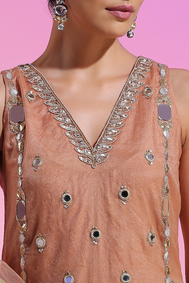 Mink Beige Organza Embroidered Kurta Set by Kudi Pataka Designs  at Pernia's Pop Up Shop