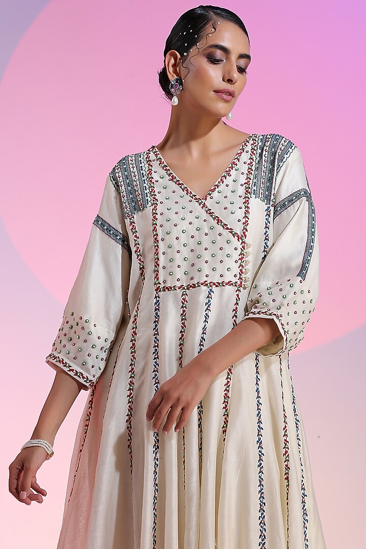 Ivory Handwoven Cotton Silk Embroidered Kurta Set by Kudi Pataka Designs  at Pernia's Pop Up Shop