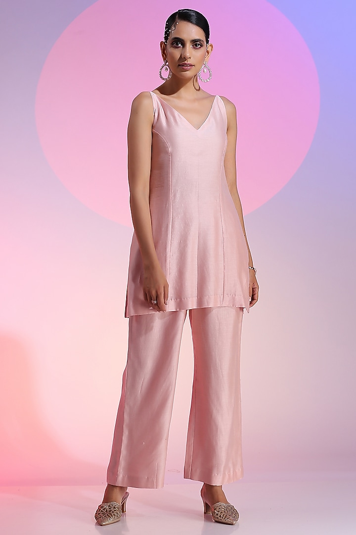Soft Pink Pure Chanderi Embroidered Jacket Set by Kudi Pataka Designs  at Pernia's Pop Up Shop